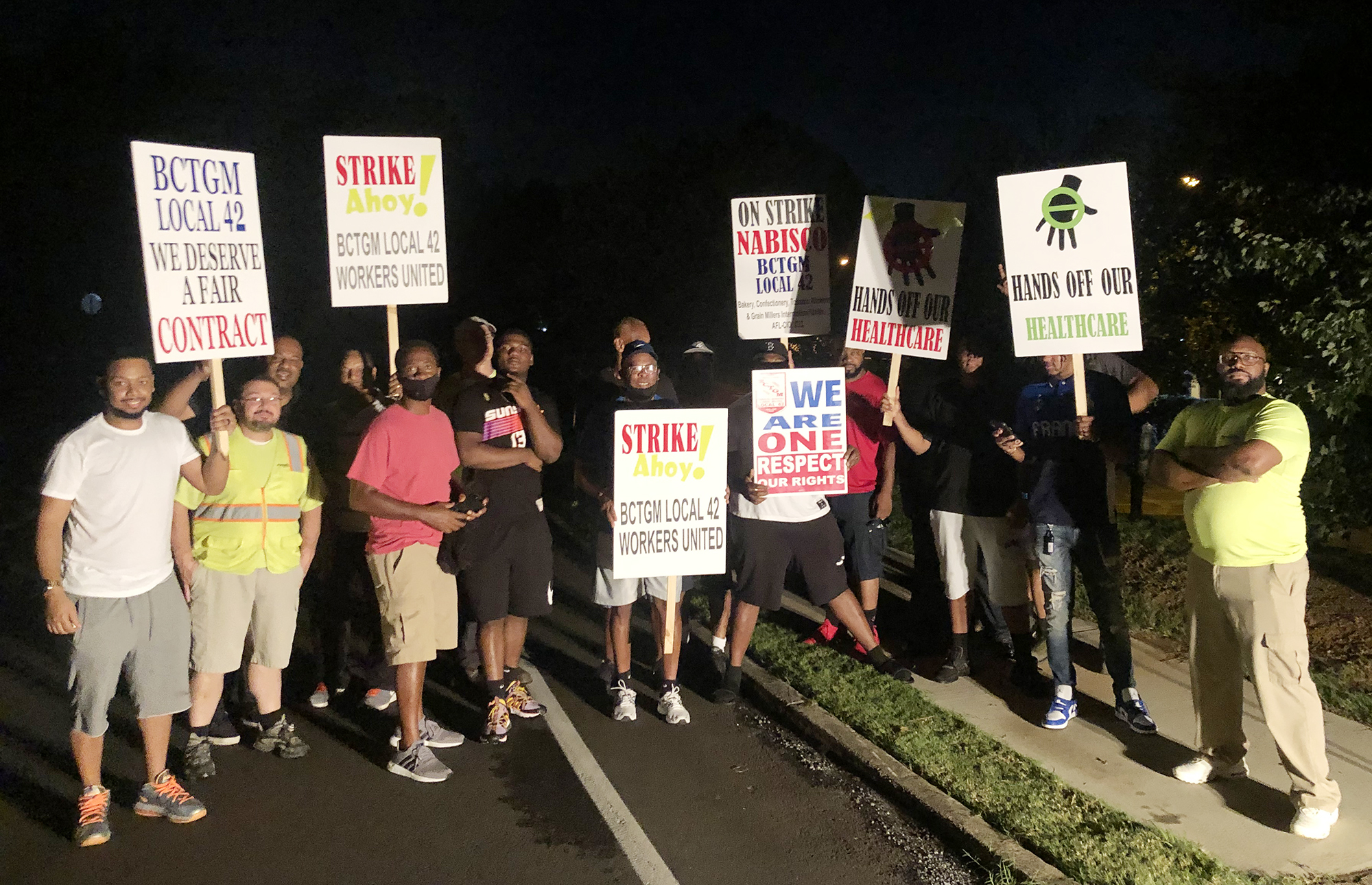 Image of BCGTM Local 42 workers on strike against Nabisco in Norcross, GA.