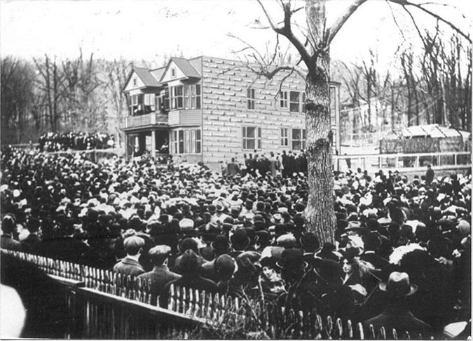 Mass gathering of striking silk workers at the Botto family home in Haledon NJ, 1913
