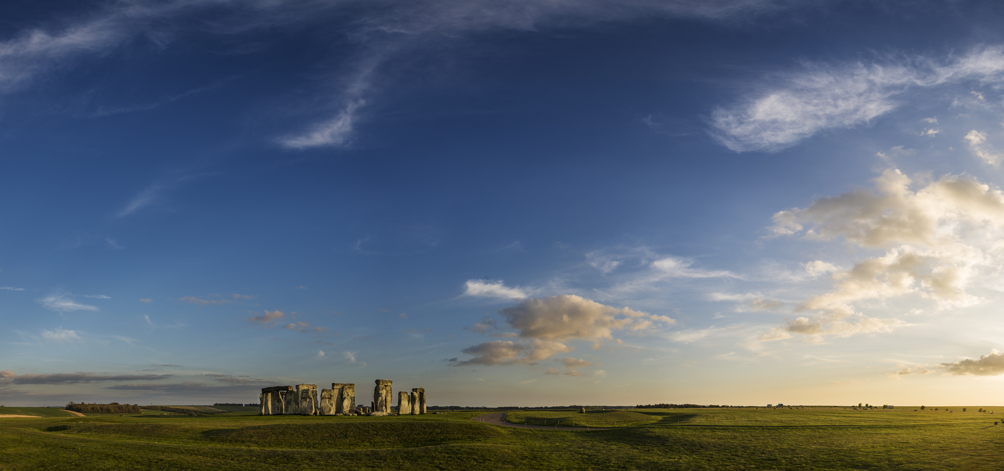 STONEHENGE LANDSCAPE
