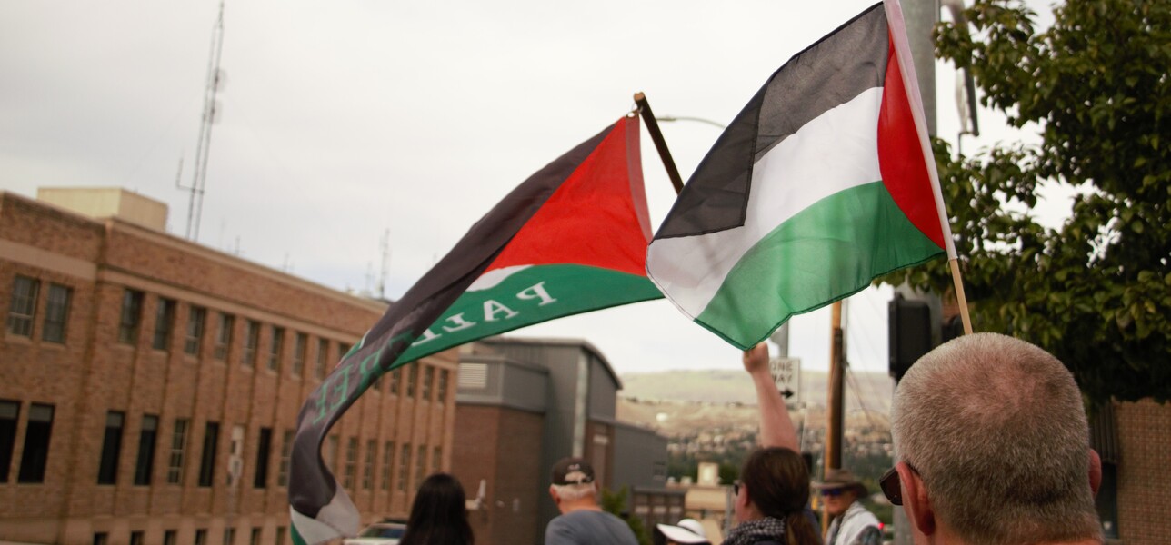 Wenatchee for Palestine protesting in Wenatchee