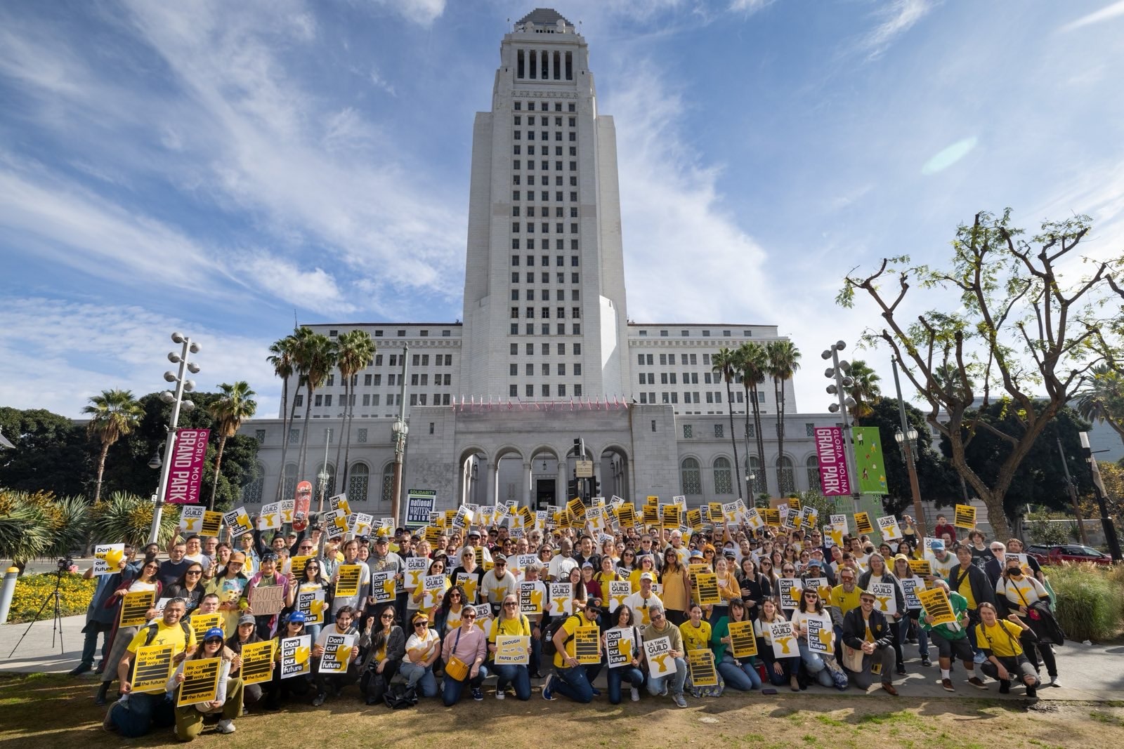 L.A. Times Guild members rally in front of Los Angeles City Hall