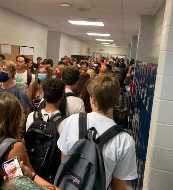 Students in crowded hallway