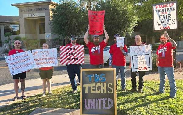 TDS Techs Picket for a Fair Contract