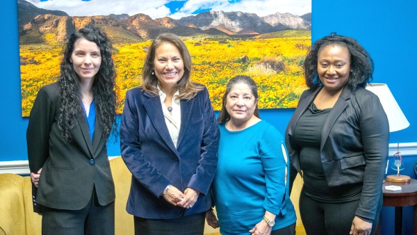 LanguageLine Workers Meet with Lawmakers