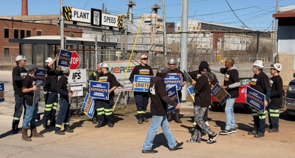 IUE-CWA Information Picket at Mersen
